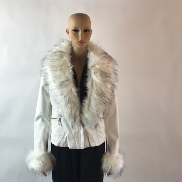💥💥HOST PICK💥PRICE FIRM- FAUX FUR VEGAN LEATHER - Picture 2 of 8